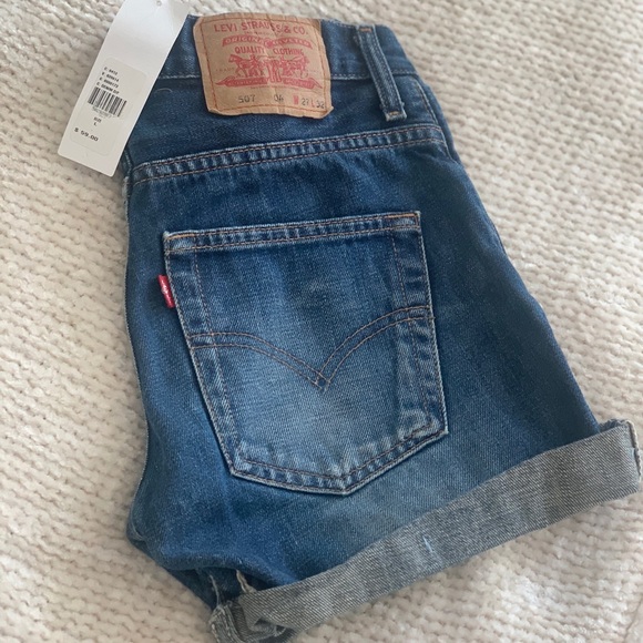 Levi’s Jean Shorts - Picture 5 of 5
